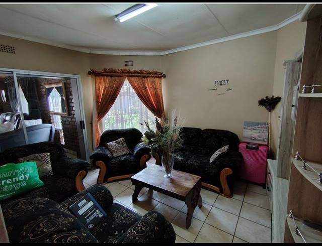 3 BEDROOM FREESTANDING FOR SALE IN KANONKOP
